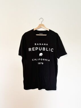 Banana Republic Men’s Black Logo Graphic T-Shirt Size Large NWT
